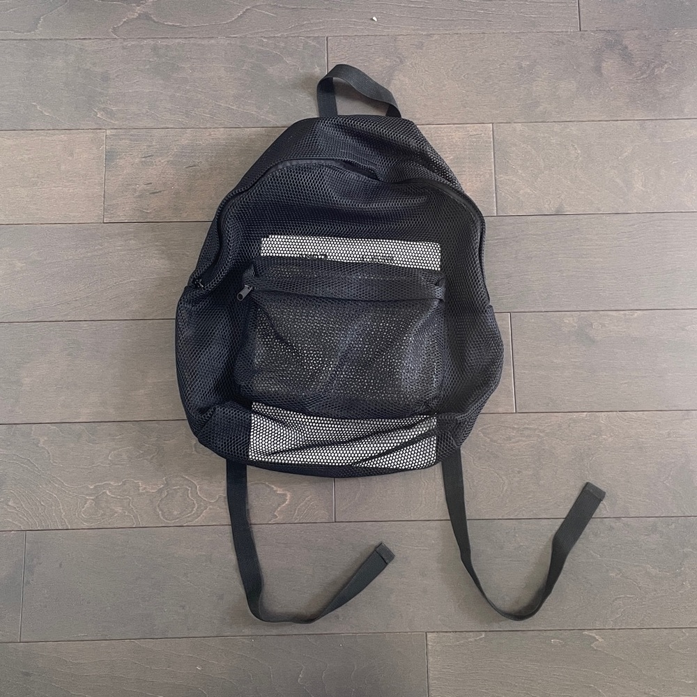 ASOS mesh backpack (like new) - Picture 2 of 3